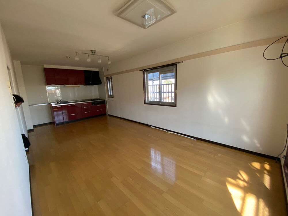 生活感を軽減し落ち着く空間、人を呼びたくなる明るい部屋