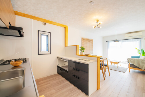 生活感を軽減し落ち着く空間、人を呼びたくなる明るい部屋