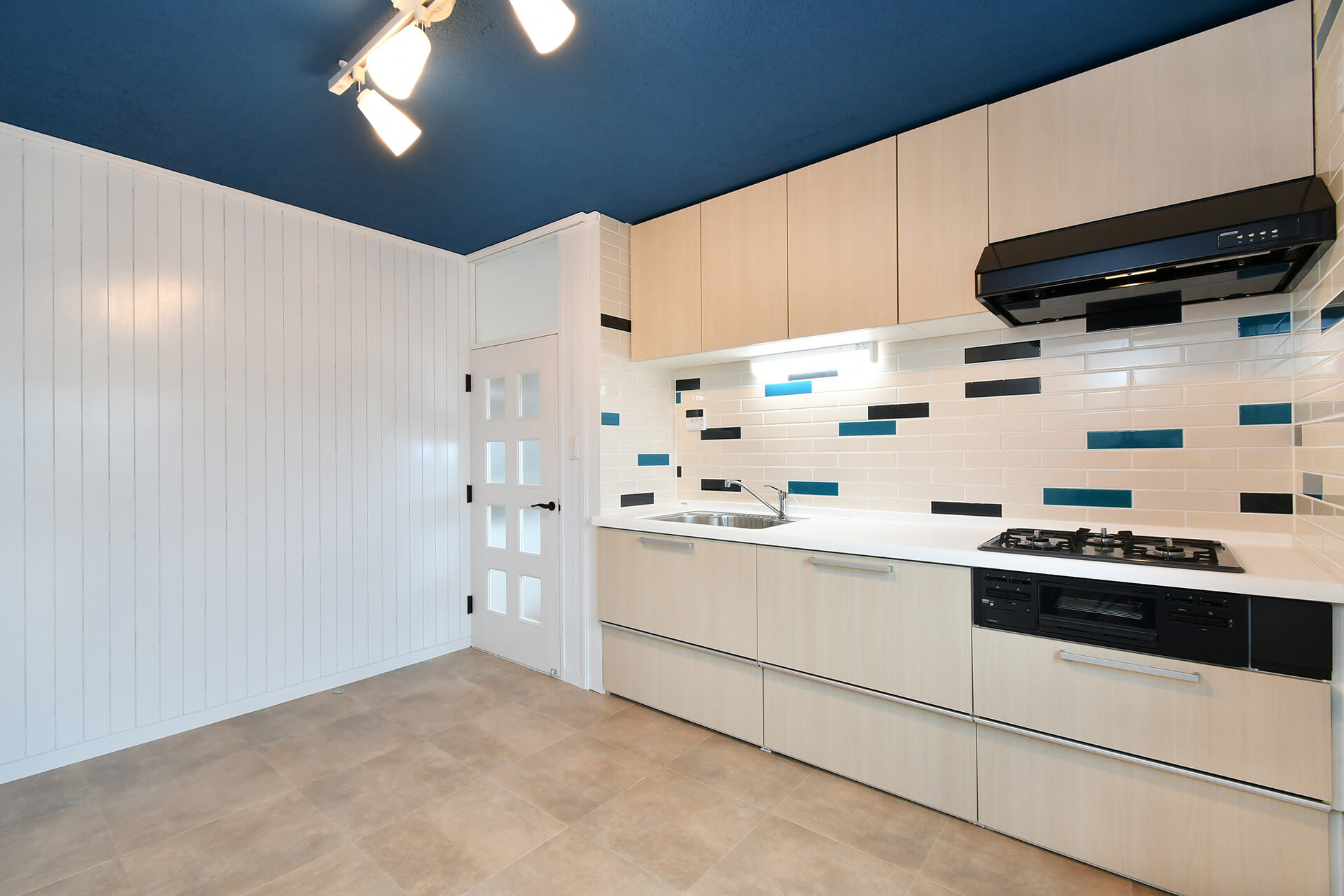 ドラマチックなアレンジで「友達を呼びたくなる部屋」にリノベーション