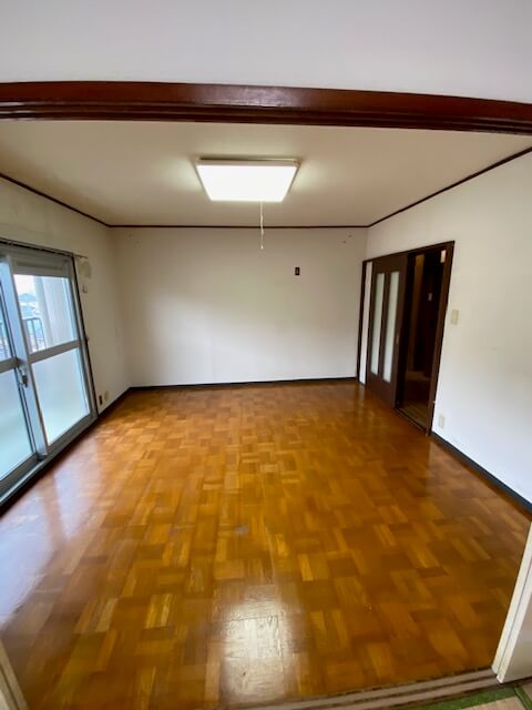 ドラマチックなアレンジで「友達を呼びたくなる部屋」にリノベーション